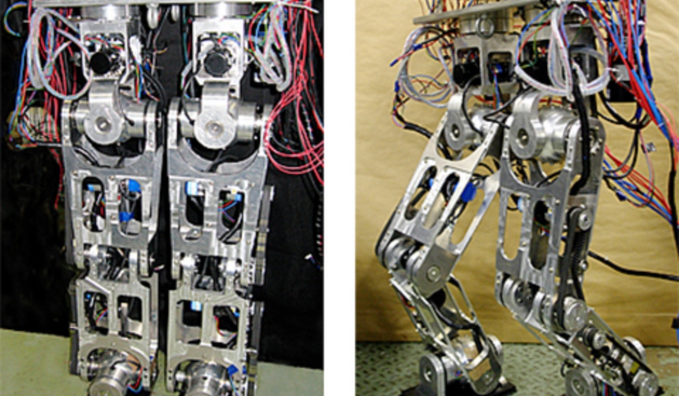 研究室で開発した二足ロボットの第２号機