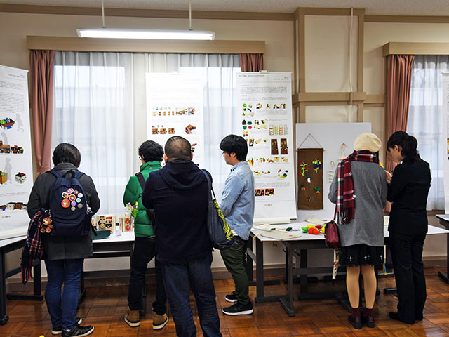 第30回 拓殖大学デザイン学科 情報・デザイン工学専攻の卒業修了展が開催されました02